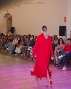 Fotografias de la X Pasarela Solidaria Cruz Roja Granada ( 2023 ) , Colecciones de El Corte Inglés , Fotografías José Mª Aponte Maestre JJCARPHOTO.com