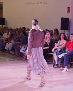 Fotografias de la X Pasarela Solidaria Cruz Roja Granada ( 2023 ) , Colecciones de El Corte Inglés , Fotografías José Mª Aponte Maestre JJCARPHOTO.com