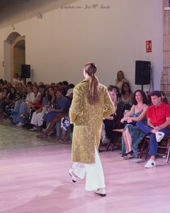 Fotografias de la X Pasarela Solidaria Cruz Roja Granada ( 2023 ) , Colecciones de El Corte Inglés , Fotografías José Mª Aponte Maestre JJCARPHOTO.com