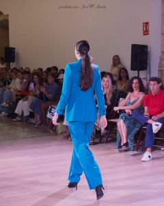 Fotografias de la X Pasarela Solidaria Cruz Roja Granada ( 2023 ) , Colecciones de El Corte Inglés , Fotografías José Mª Aponte Maestre JJCARPHOTO.com