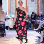Pasarela Flamenca Jaén Desfile Ajolí 58. (c) 2025 José María Aponte, jjcarphoto. Queda autorizada la descarga de imágenes y su uso, siempre que se cite al autor y no se haga ninguna modificación al fichero.